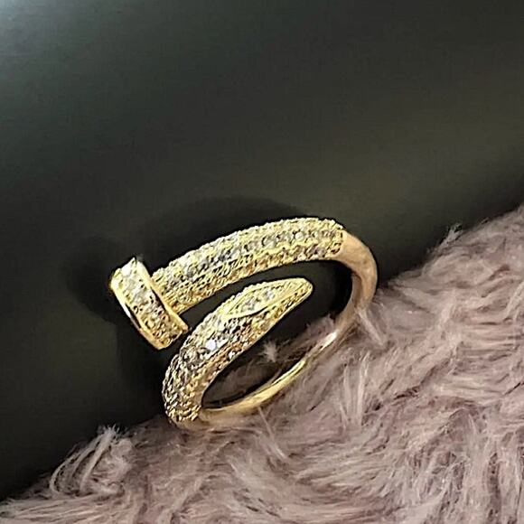 Gold Plated Nail Screw Cubic Zircon Crystal Rhinestone Ring - Picture 6 of 9
